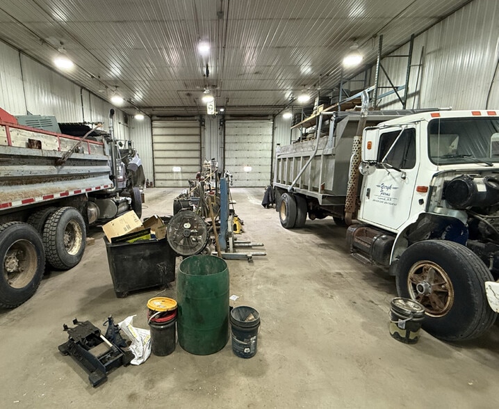 More Photos Of 1065 Oxford St, Sunnyside Industrial For Sale