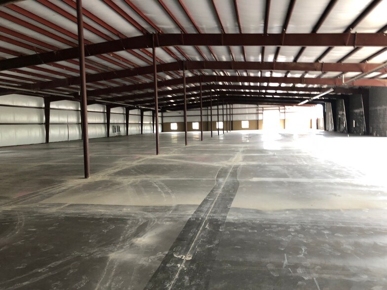More Photos Of 10505 Plaza Dr, Whitmore Lake Manufacturing For Lease