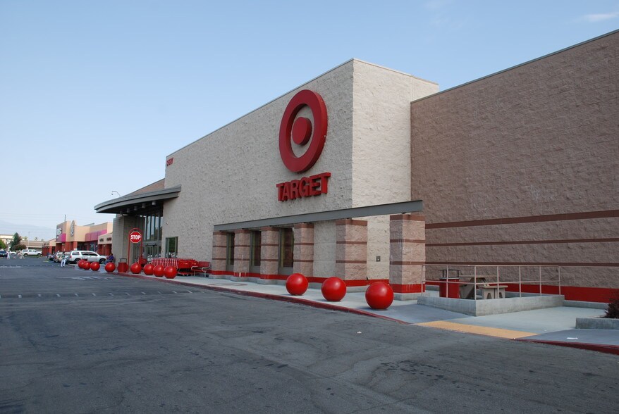 More Photos Of 3647-3695 W Florida Ave, Hemet Freestanding For Lease