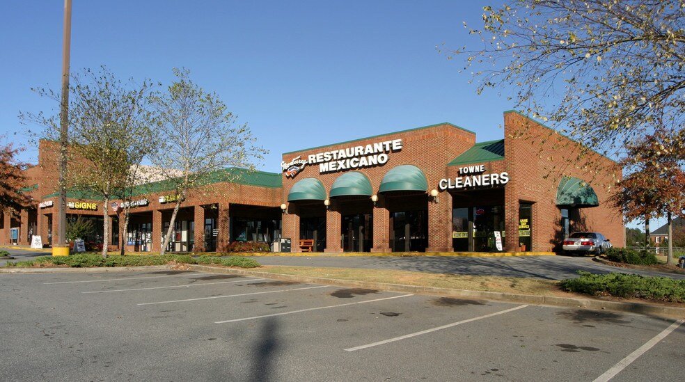 More Photos Of 9425 Highway 92, Woodstock Restaurant For Lease