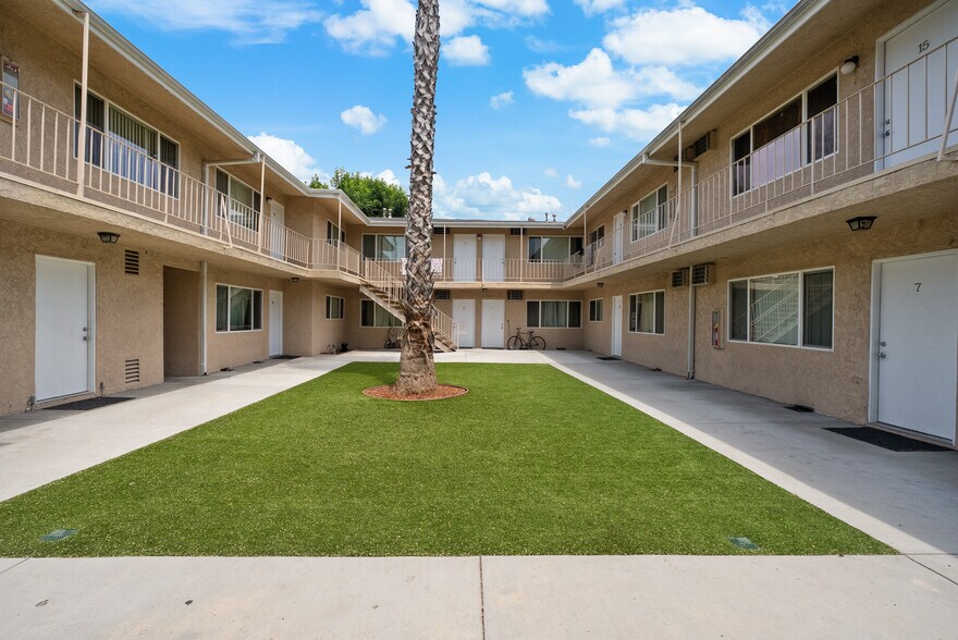 More Photos Of 19237 Bryant St, Northridge Apartments For Sale