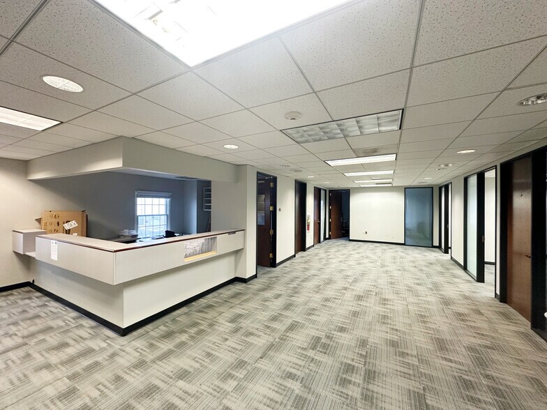 More Photos Of 430 Spruce St, Morgantown Office For Lease