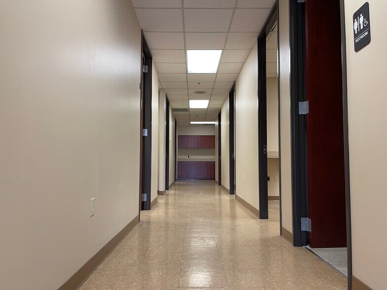 More Photos Of 4222 Trinity Mills Rd, Dallas Medical For Lease