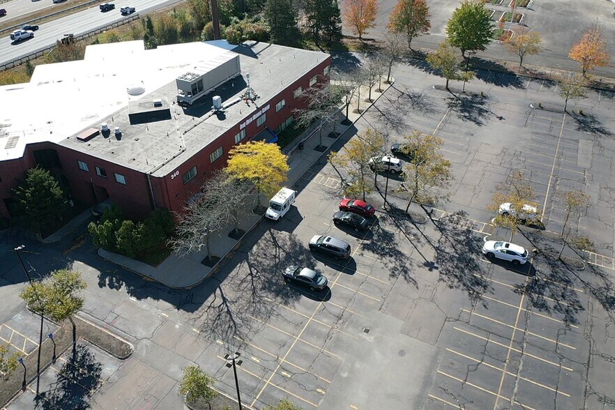 More Photos Of 340 Wood Rd, Braintree Medical For Lease