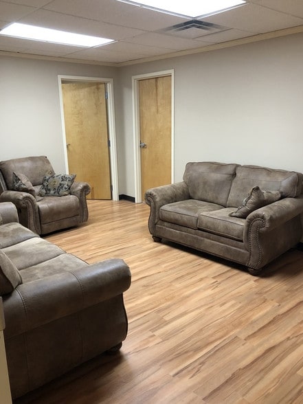More Photos Of 1330 Niagara Falls Blvd, Tonawanda Storefront Retail Office For Lease