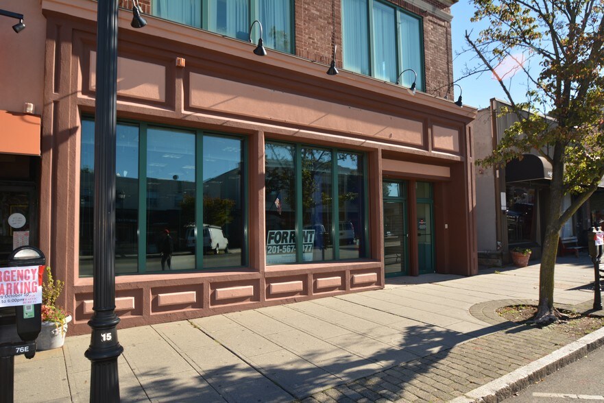 More Photos Of 5 E Palisade Ave, Englewood Storefront Retail Office For Lease