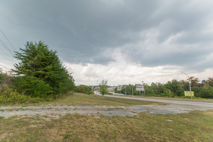 More Photos Of N Main St @ Crossroads Drive, Crossville Land For Sale