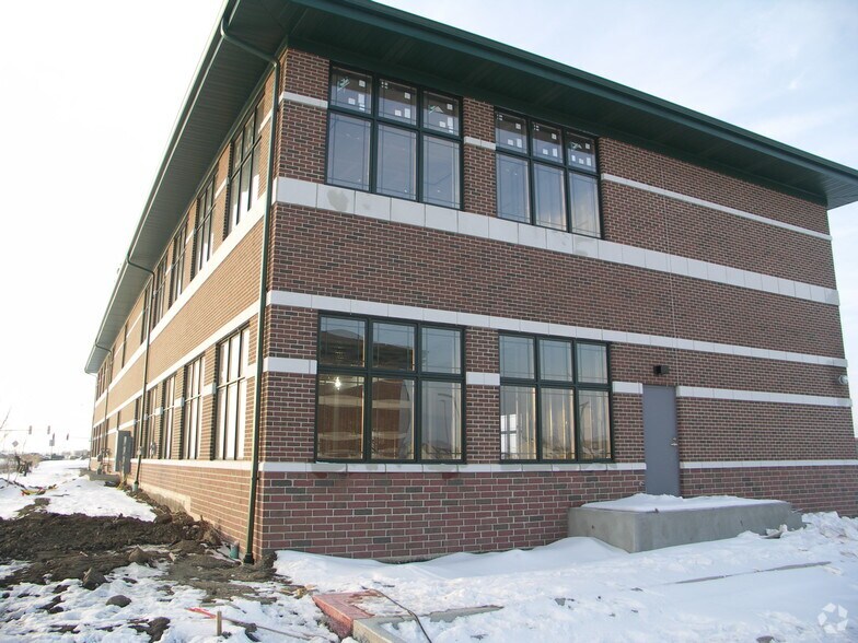 More Photos Of 2405 Harnish Dr, Algonquin Office For Lease