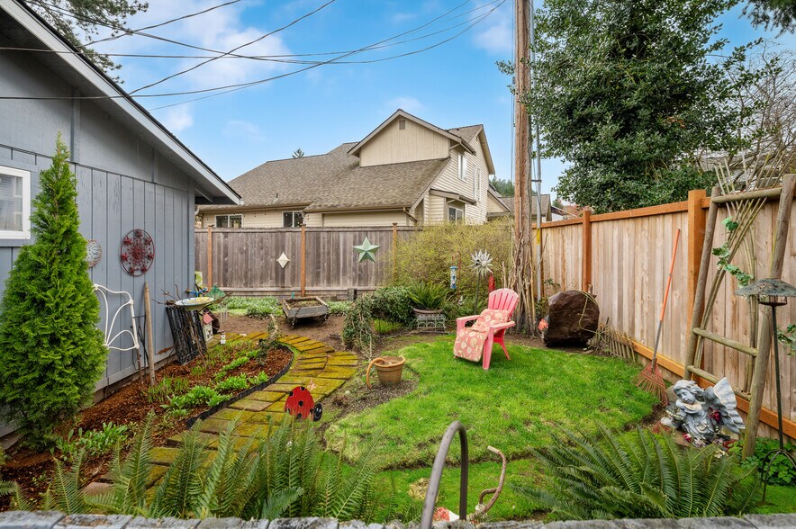 More Photos Of 200 Rainier Blvd N, Issaquah Multifamily For Sale