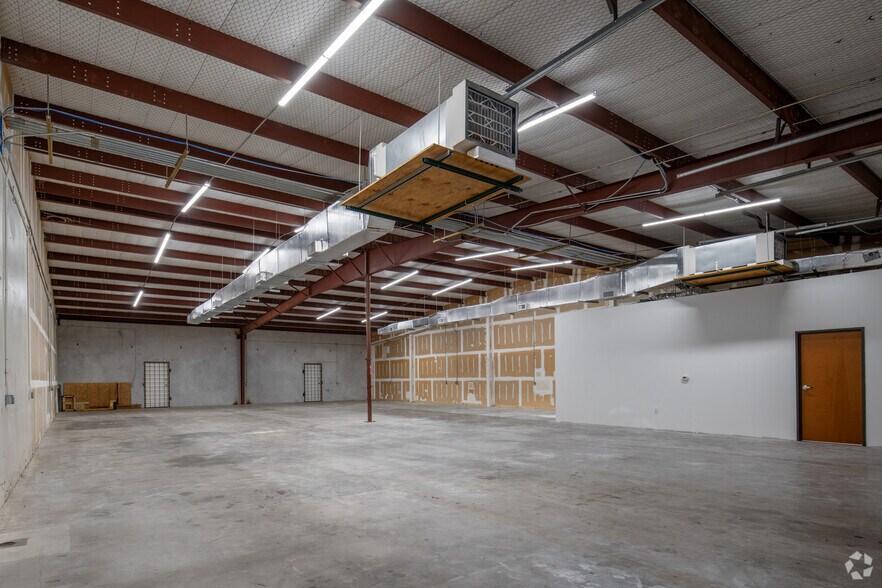 More Photos Of 501 W Powell Ln, Austin Unknown For Lease