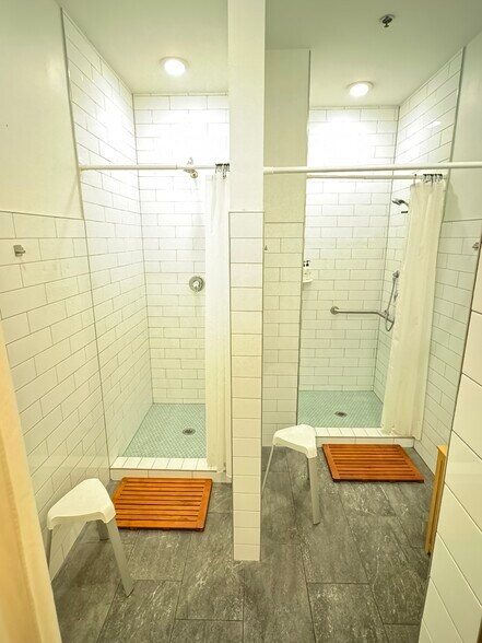 More Photos Of 2700 Brickyard Pky, Mount Pleasant Freestanding For Lease