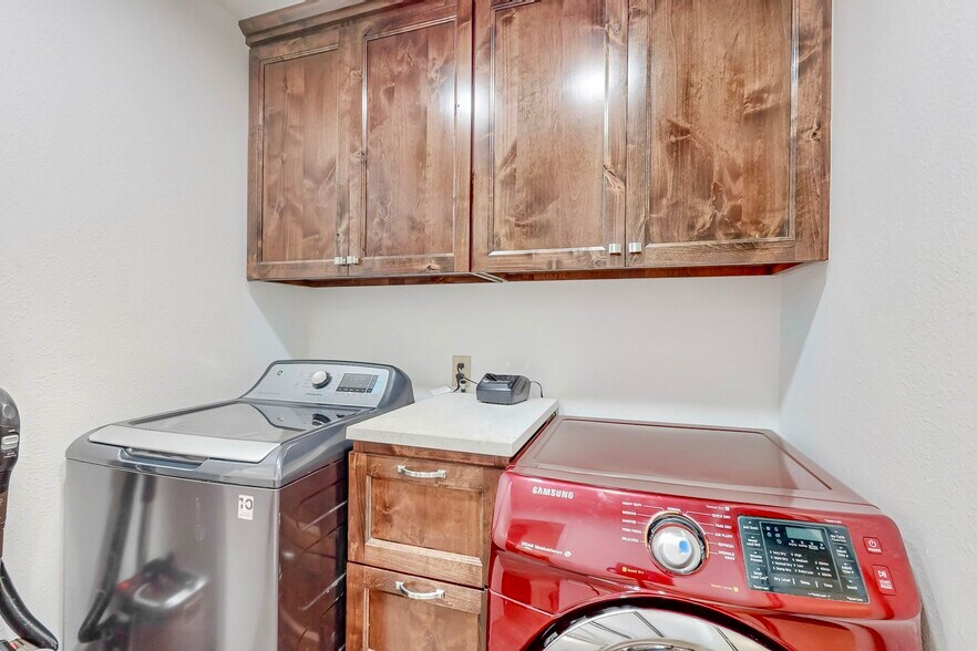 More Photos Of 2116 N Riverside Dr, Espanola Manufactured Housing Mobile Home Park For Sale