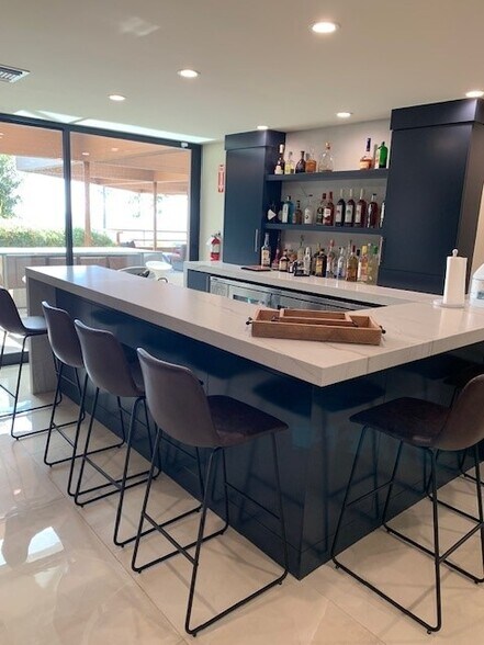 More Photos Of 853 Camino del Mar, Del Mar Office For Sale