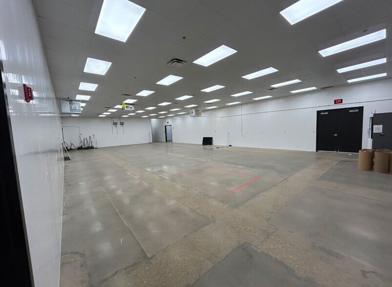 More Photos Of 56 County Road 166, Oxford Warehouse For Sale