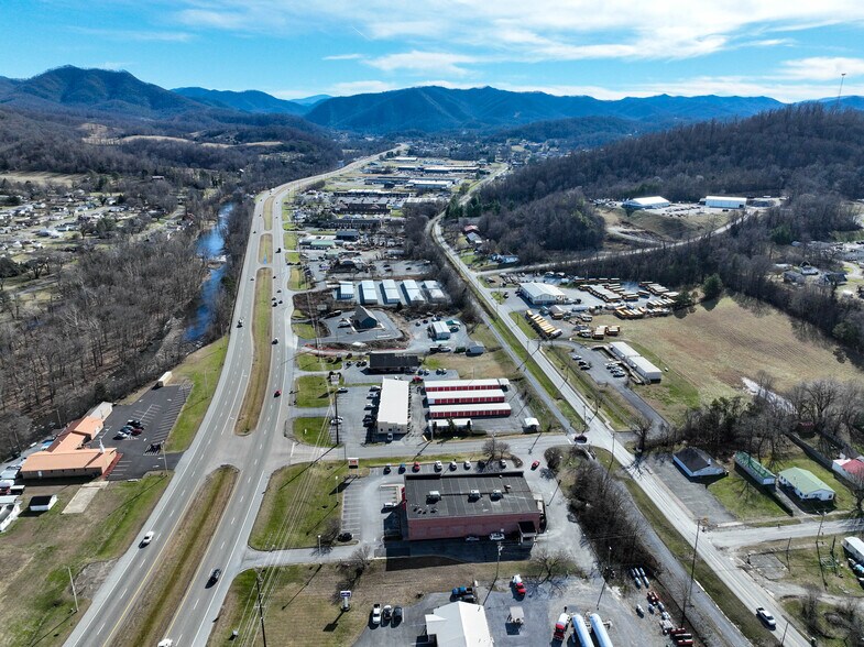 More Photos Of 1201 Highway 19E, Elizabethton Storefront Retail Office For Sale
