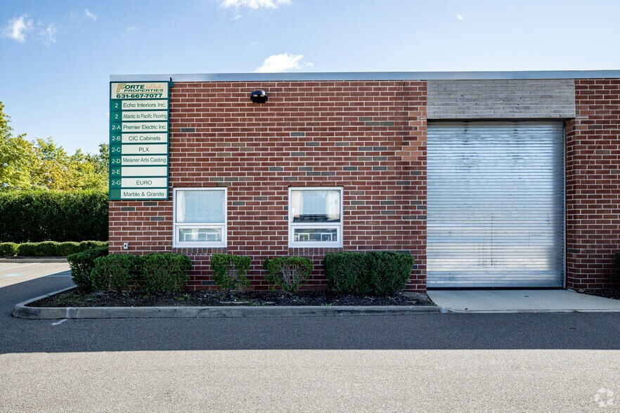 More Photos Of 2 Saxwood St, Deer Park Warehouse For Lease