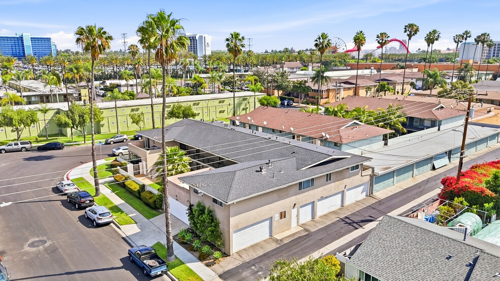 More Photos Of 1184 W Casa Grande Ave, Anaheim Apartments For Sale