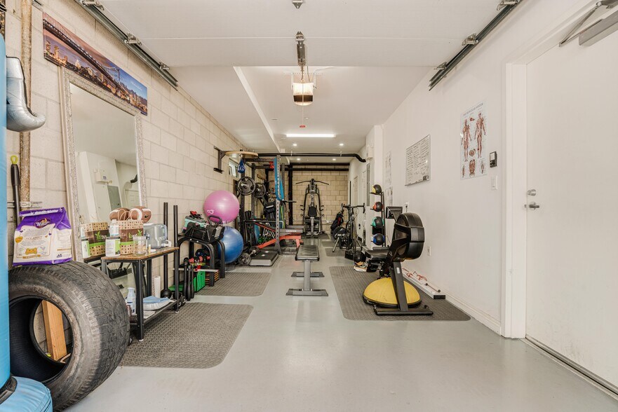 More Photos Of 3450 Cahuenga Blvd W, Los Angeles Office Residential For Sale