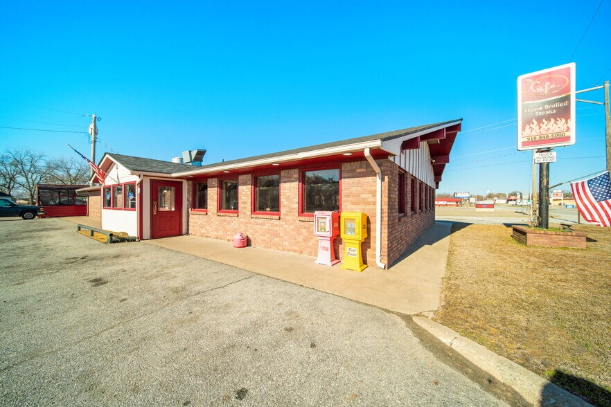 More Photos Of 704 W Conner Ave, Fairland Restaurant For Sale