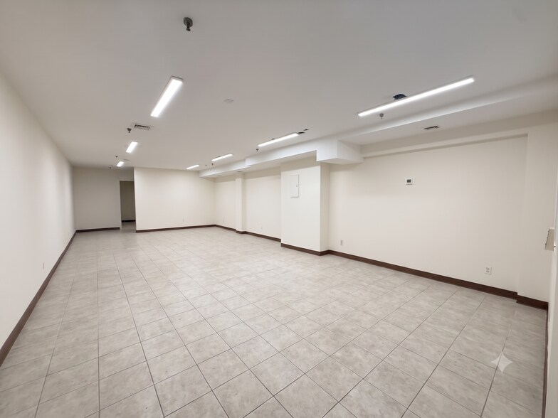 More Photos Of 4102 Bell Blvd, Bayside Office For Lease
