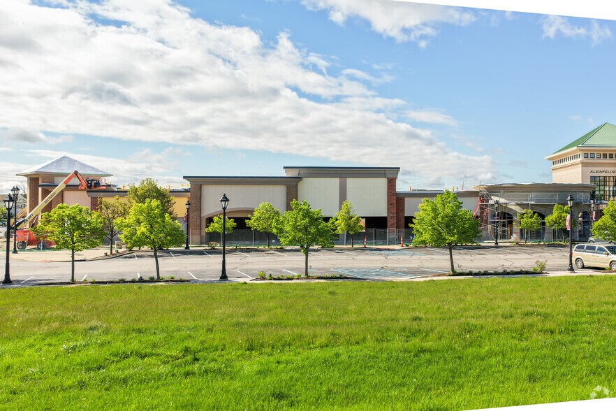 More Photos Of 5000 Levis Commons Blvd, Perrysburg Freestanding For Lease