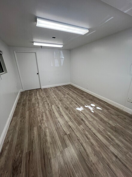 More Photos Of 3885 Investment Ln, Riviera Beach Warehouse For Lease