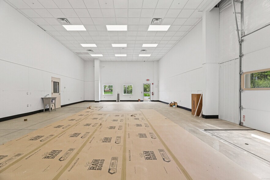 More Photos Of 2844 Westway Drive, Brunswick Warehouse For Lease