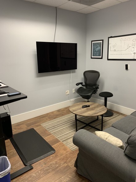 More Photos Of 126 E Alameda Ave, Burbank Research And Development For Sale