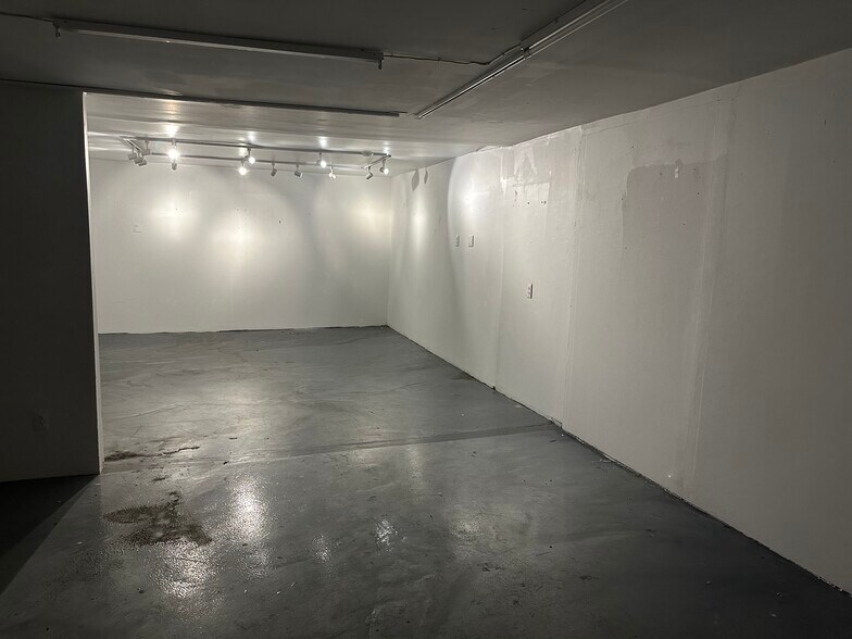 More Photos Of 57 Stanton St, New York Storefront Retail Residential For Lease