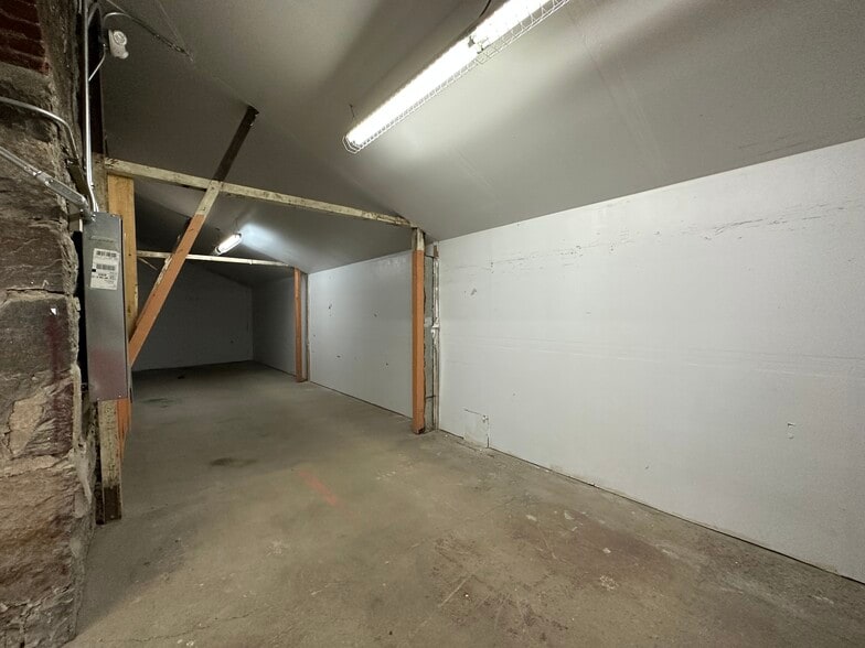 More Photos Of 1531 National Ave, Helena Flex For Sale