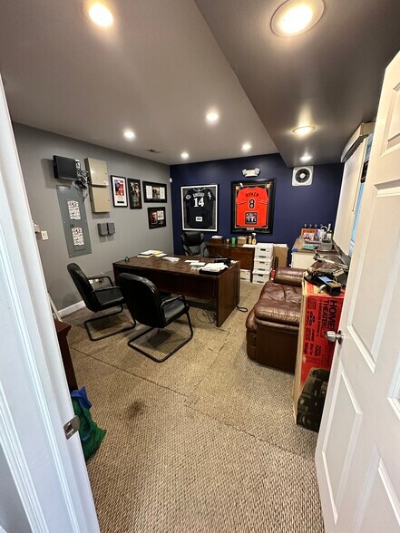 More Photos Of 17080 Dixie Hwy, Hazel Crest Auto Dealership For Sale