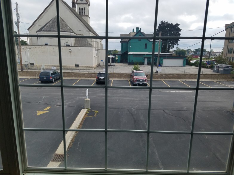 More Photos Of 1817 Washington St, Two Rivers Office Residential For Sale