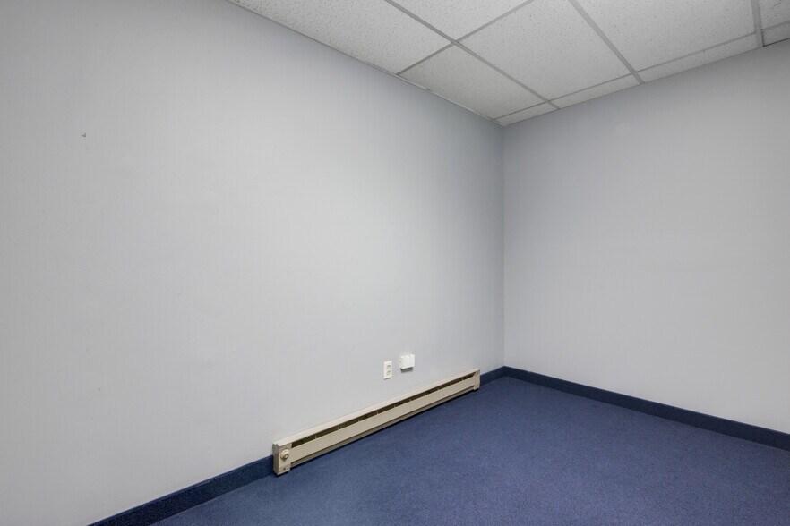 More Photos Of 127 Chestnut St, Roselle Park Storefront For Sale