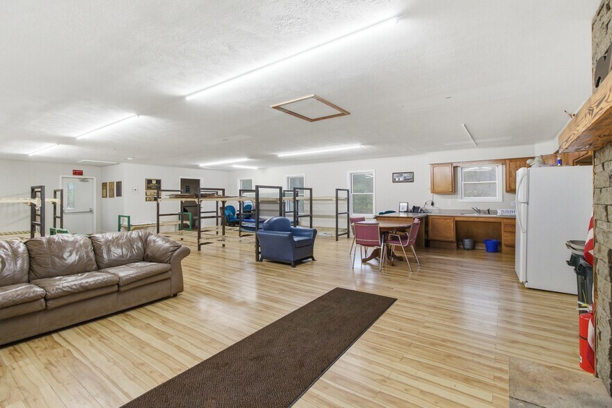 More Photos Of 89 Nolan Rd, Penfield General Retail For Sale