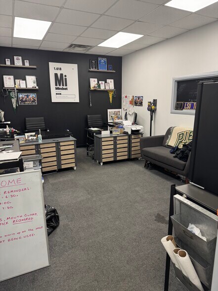 More Photos Of 1060 Union Center Dr, Alpharetta Distribution For Lease