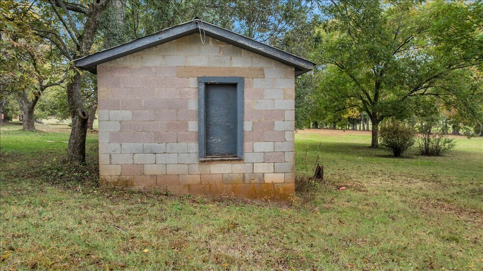 More Photos Of 1209 Ford Chapel Rd, Harvest General Retail For Sale