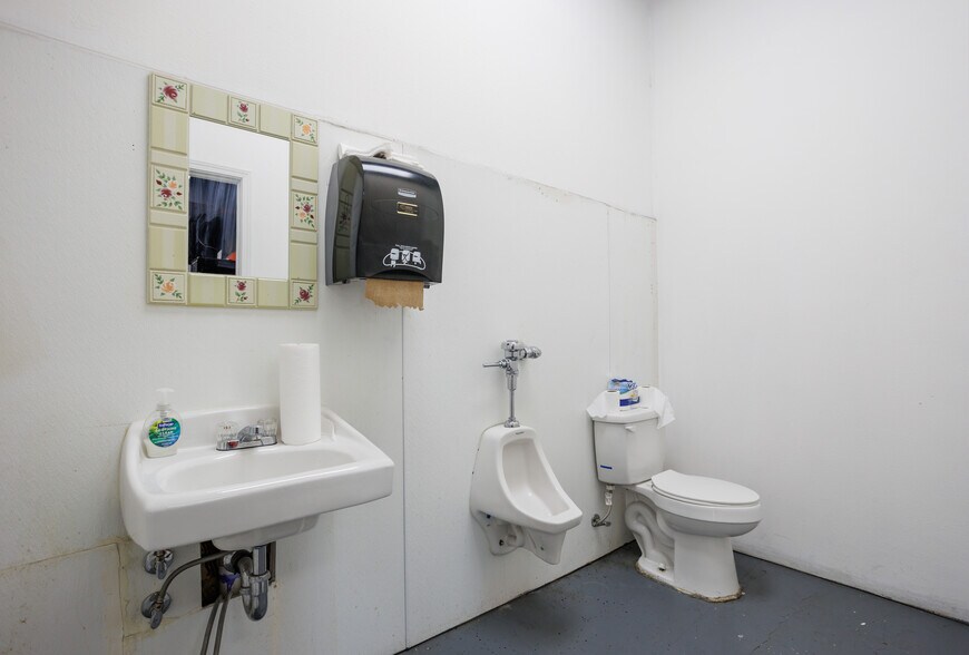 More Photos Of 528 W Clark St, Pasco Restaurant For Sale