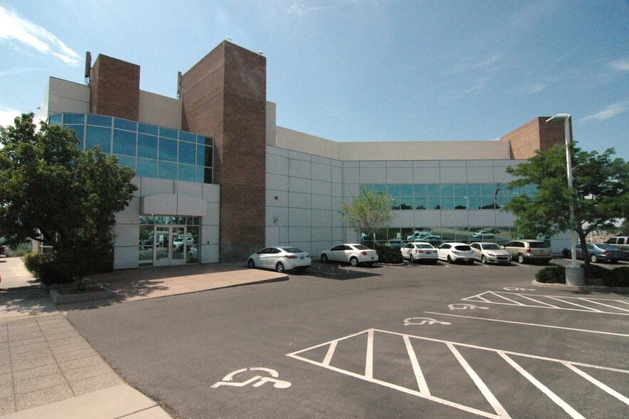 More Photos Of 2600 The American Rd SE, Rio Rancho Office For Lease