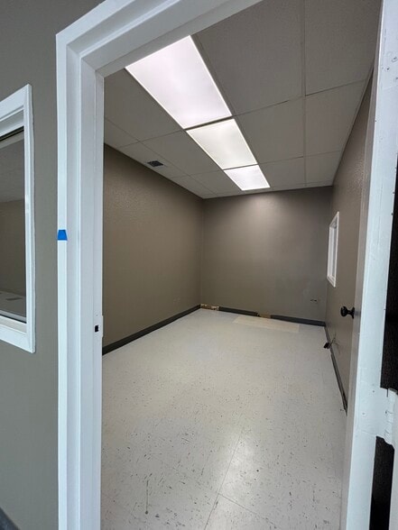 More Photos Of 920 W Loop 281, Longview Freestanding For Lease