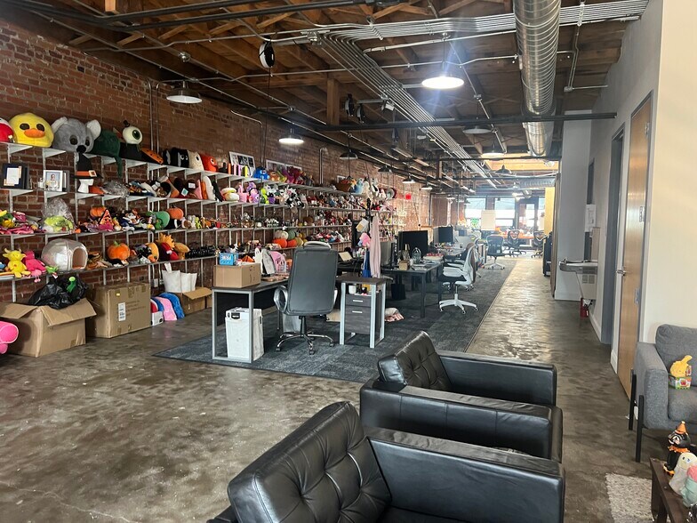 More Photos Of 1815 Mcgee St, Kansas City Storefront Retail Office For Sale