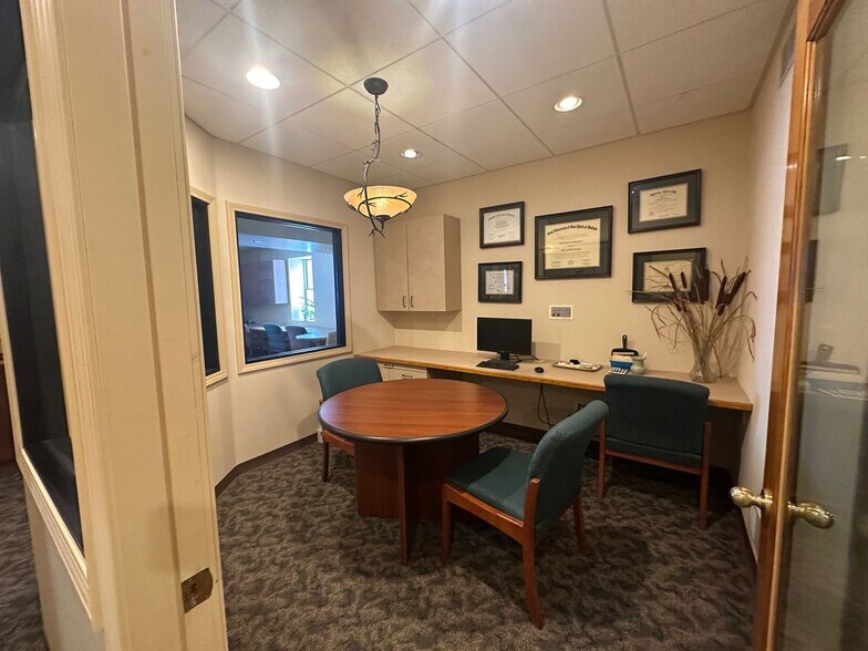 More Photos Of 277 Oriskany Blvd, Whitesboro Office For Sale