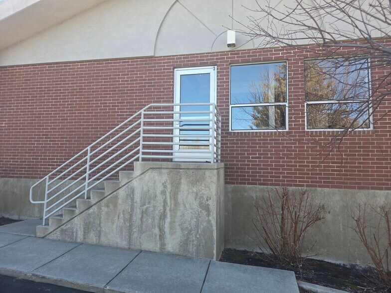 More Photos Of 1455 400 E Suite 3A, Logan Healthcare For Lease