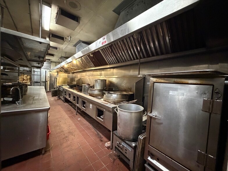More Photos Of 2523 Broadway, Sacramento Restaurant For Sale