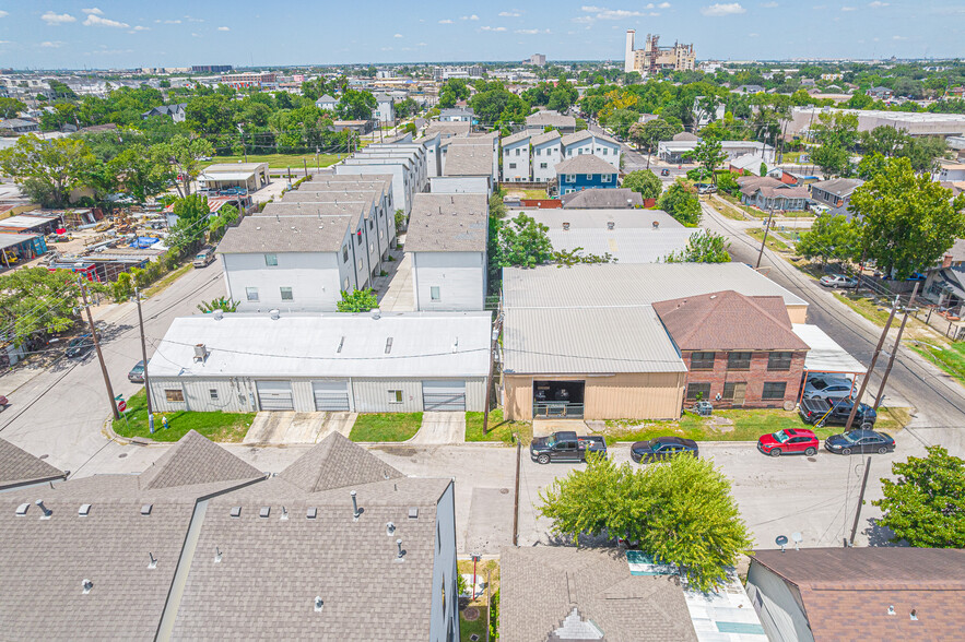 More Photos Of 1714 Hussion St, Houston Industrial For Sale
