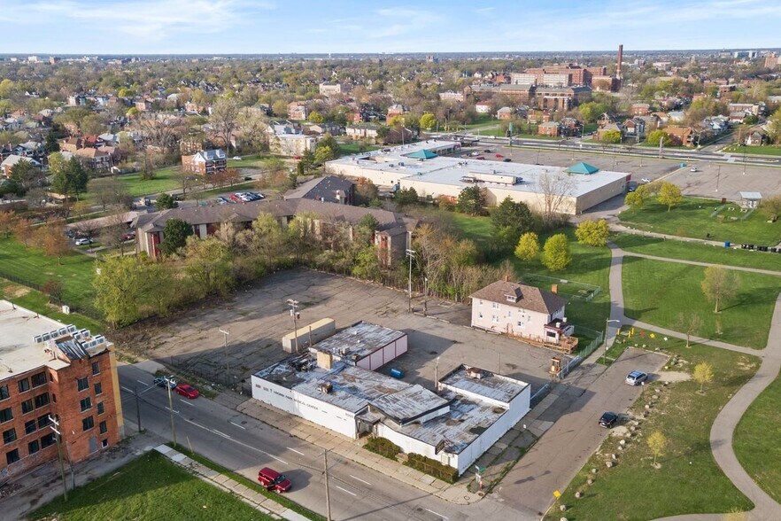 More Photos Of 8500 14th St, Detroit Medical For Sale