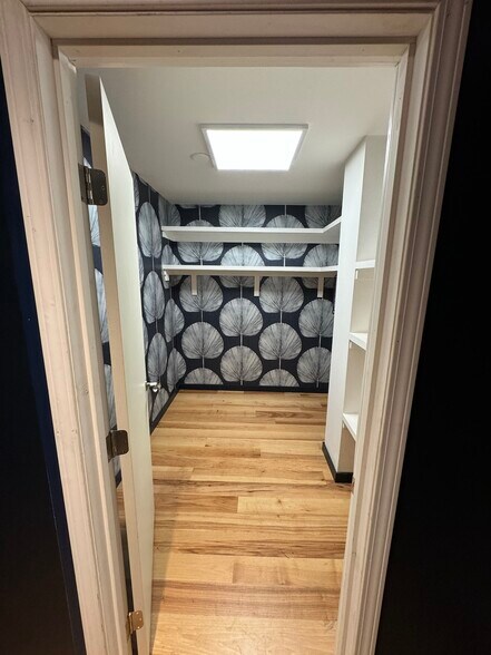 More Photos Of 335 S Van Ness Ave, San Francisco Flex For Lease