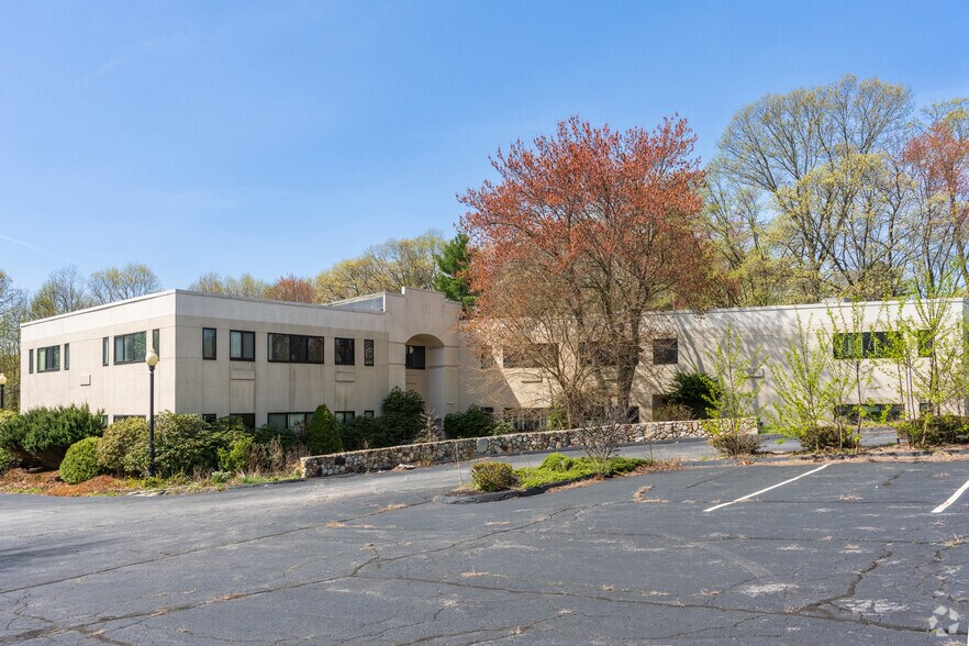 More Photos Of 182 Turnpike Rd, Westborough Loft Creative Space For Lease