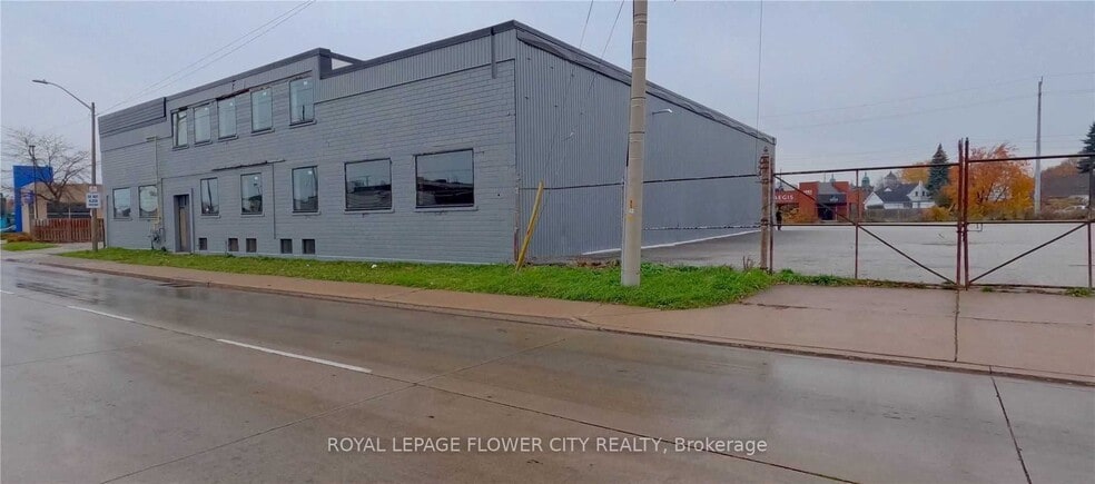 More Photos Of 1877 Walker Rd, Windsor Manufacturing For Lease