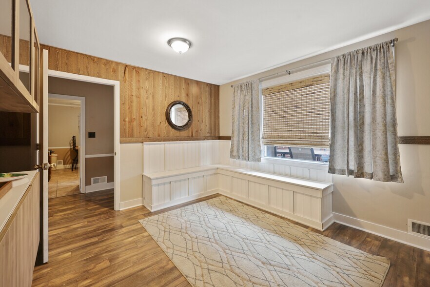 More Photos Of 3904 E Joppa Rd, Nottingham Flex For Sale
