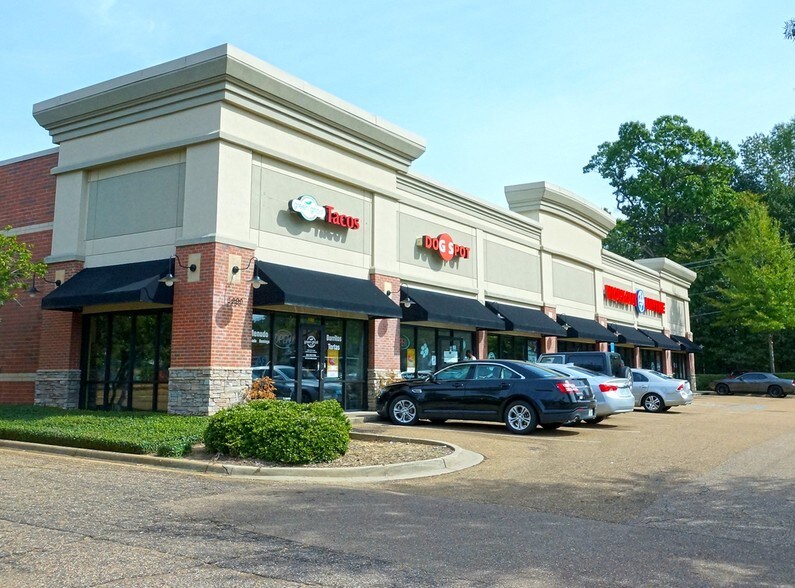 More Photos Of 1290 E County Line Rd, Ridgeland Storefront For Lease